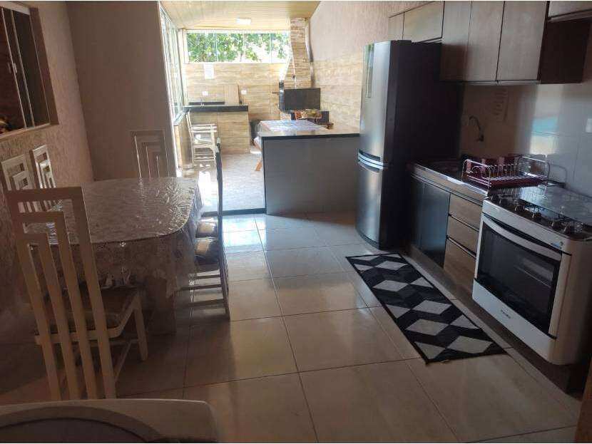 Sobrado com Piscina em Guaratuba/PR – Conforto, Lazer e Investimento - Mauro Alexandre Imóveis