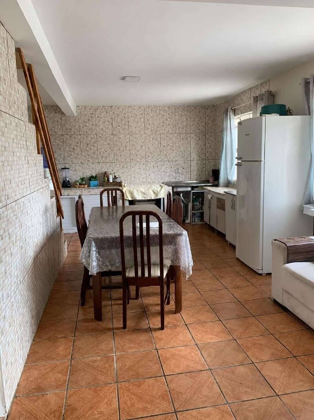  - SOBRADO PRÓXIMO AO MAR EM GUARATUBA – CONFORTO E ÓTIMA LOCALIZAÇÃO!