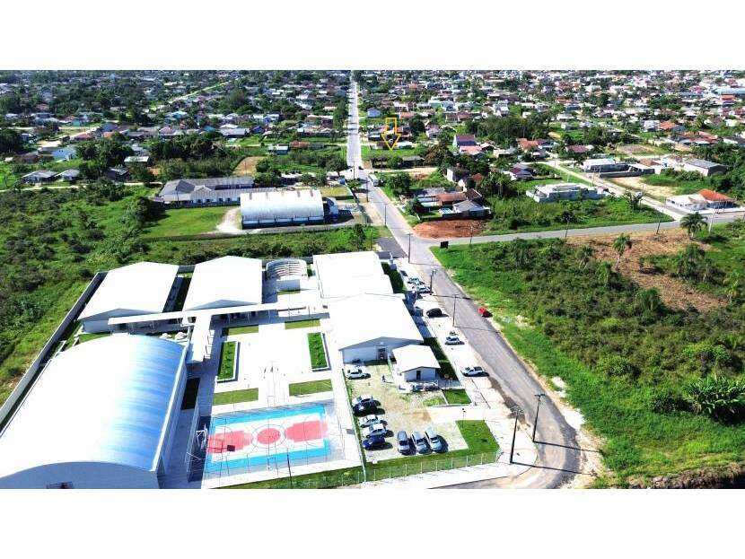TERRENO LOCALIZADO NA AVENIDA DE COMÉRCIOS EM GUARATUBA - Mauro Alexandre Imóveis